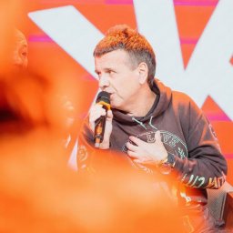 Как Губин дал "Жаре" право исполнять его композиции на выступлении в арт-пространстве Музосфера Как Губин дал "Жаре" право исполнять его композиции на выступлении в арт-пространстве Музосфера